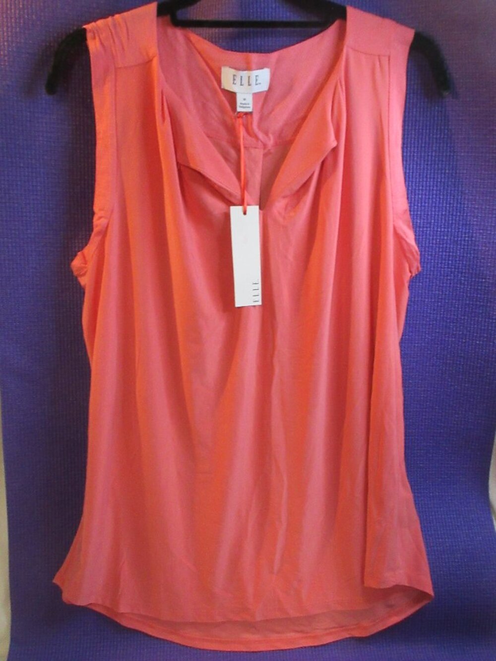 NWT~"ELLE" SIZED MED~TEA ROSE(CORAL) COLOR TOP~95%POLY 5%SPANDEX, 100%RAYON